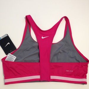 NIKE pink sports bra NEW WITH TAG
